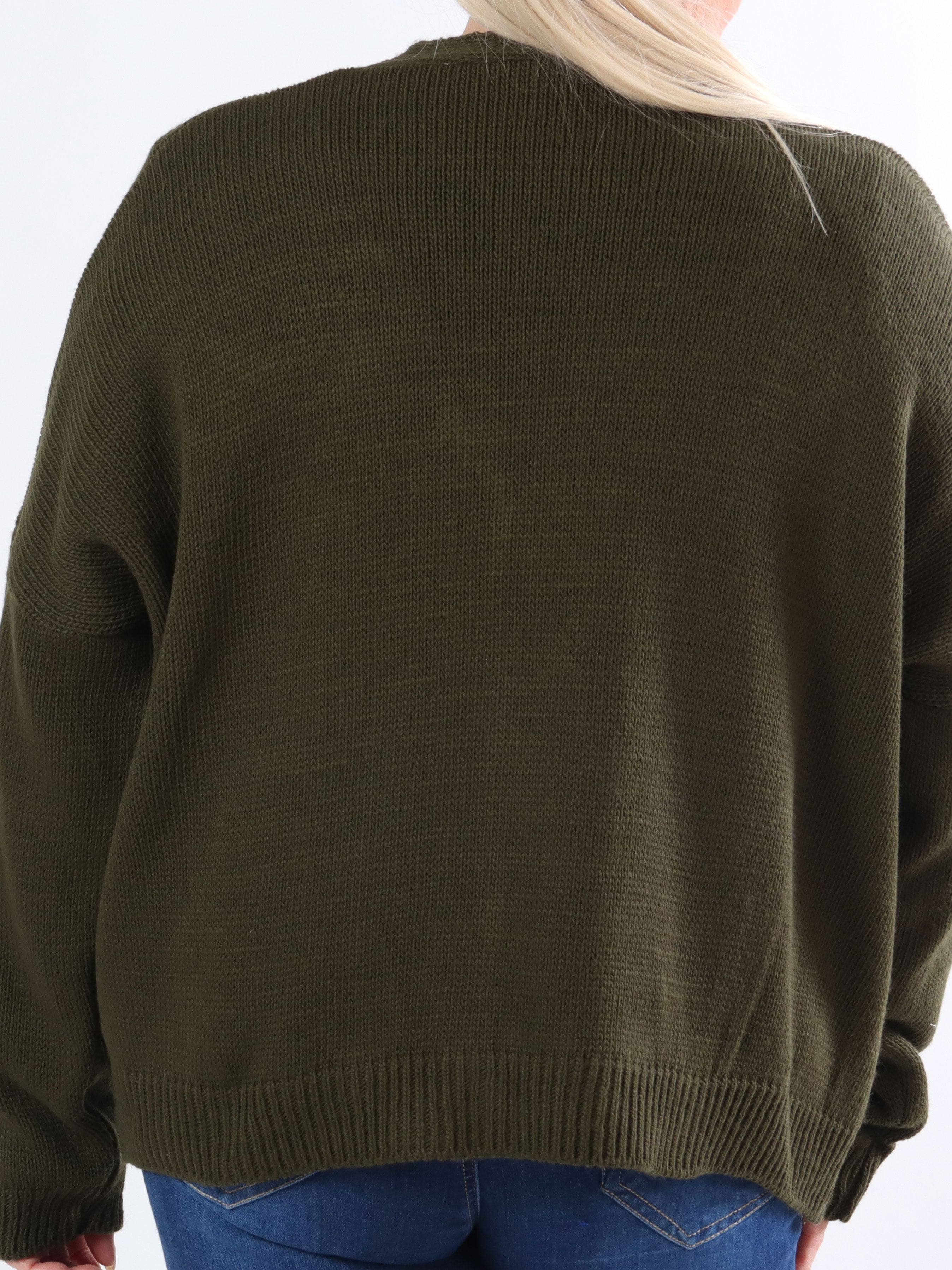 Susana - Kort plus size stickad kofta med glänsande knappar - Army